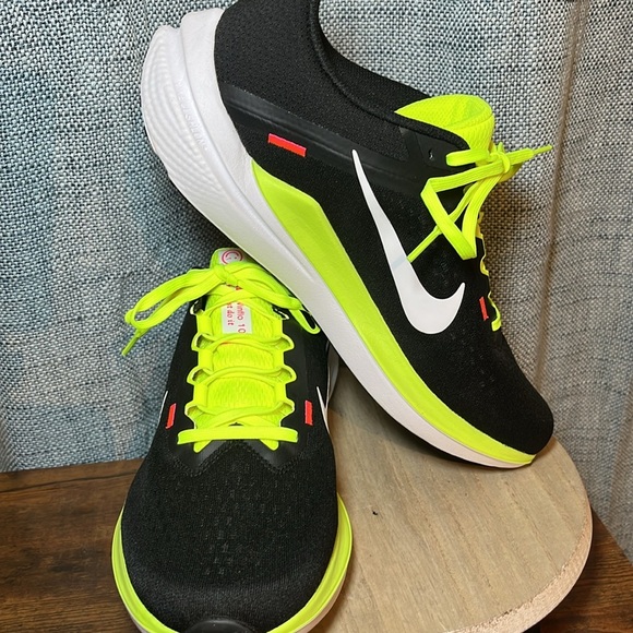 Nike Air Winflo 10 Sneakers Running Lace Up Black Hot Pink Neon Yellow NWOT - Picture 6 of 7